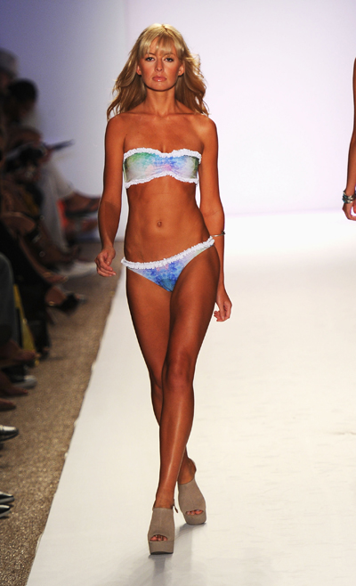 TAVIK SWIMWEAR 2012邁阿密泳裝秀場(chǎng)