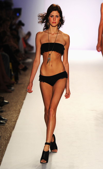 TAVIK Swimwear 2012~ӾbDƬ