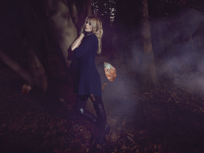 Claudia Schiffer by Camilla 2011ﶬV DƬ