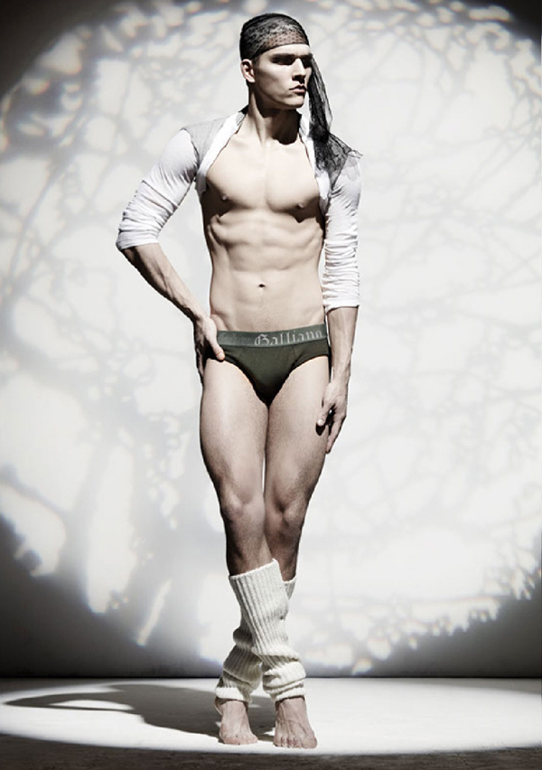 John Galliano 2011ﶬ(ni)V DƬ