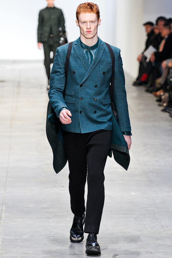 Costume National 2012ﶬbDƬ