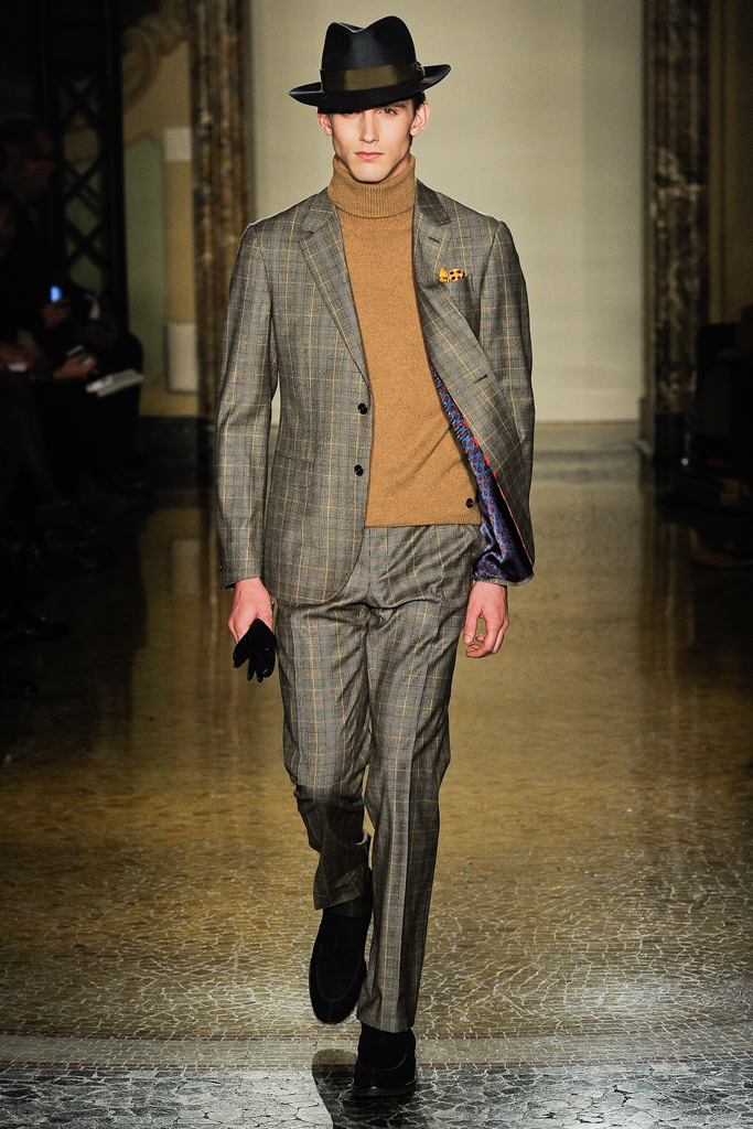 Moschino 2012ﶬbDƬ