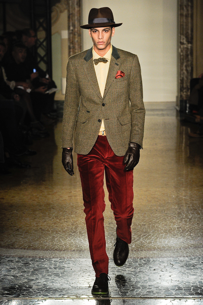 Moschino 2012秋冬男裝高清圖片