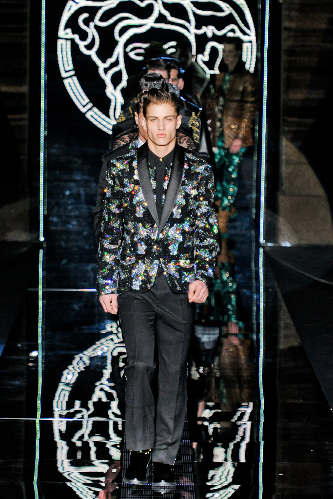 Versace 2012ﶬbDƬ