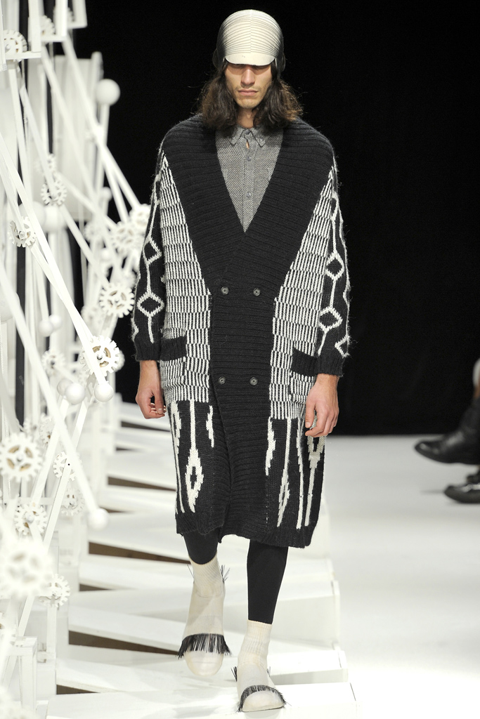 Henrik Vibskov 2012ﶬbDƬ