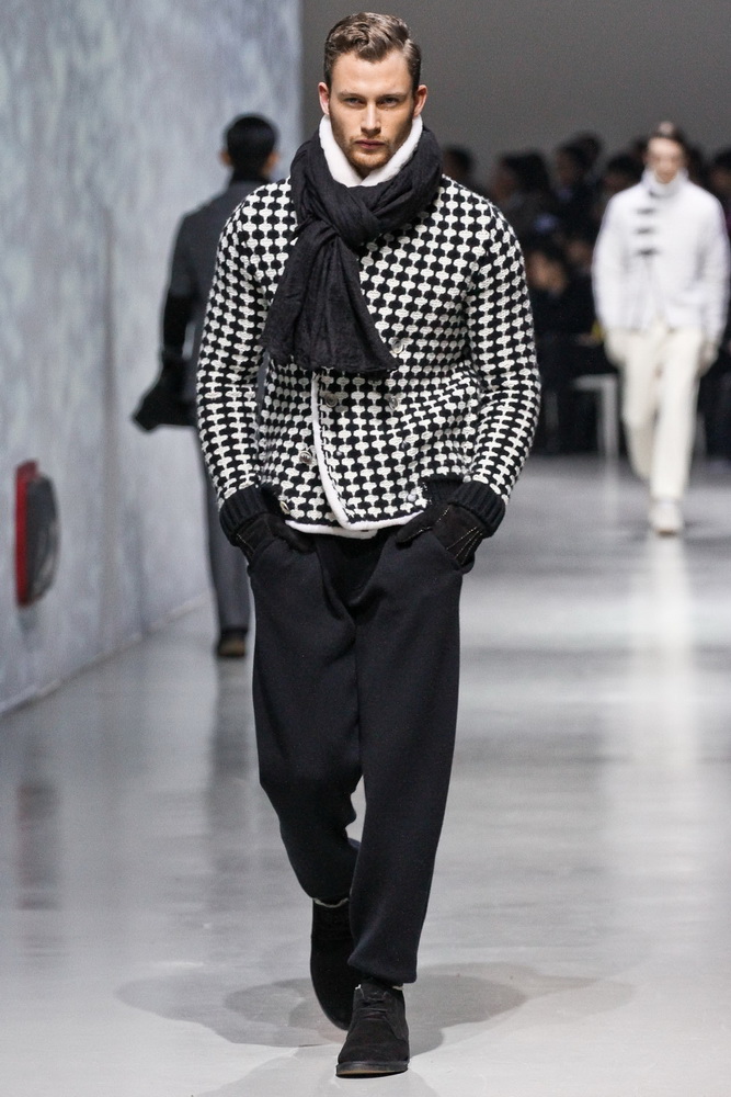 Corneliani 2012ﶬbDƬ
