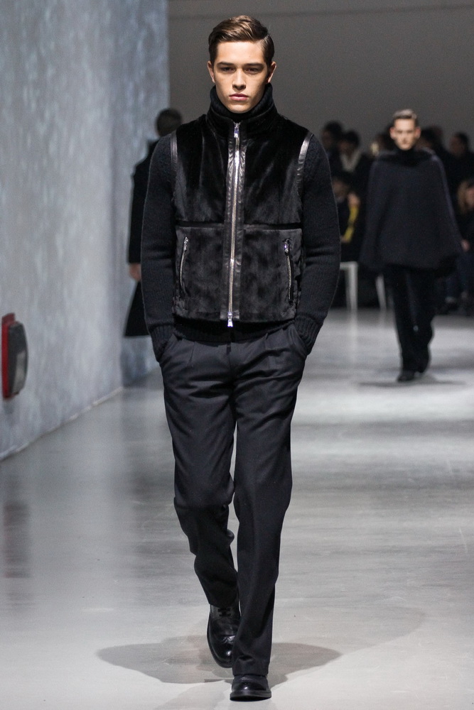 Corneliani 2012ﶬbDƬ