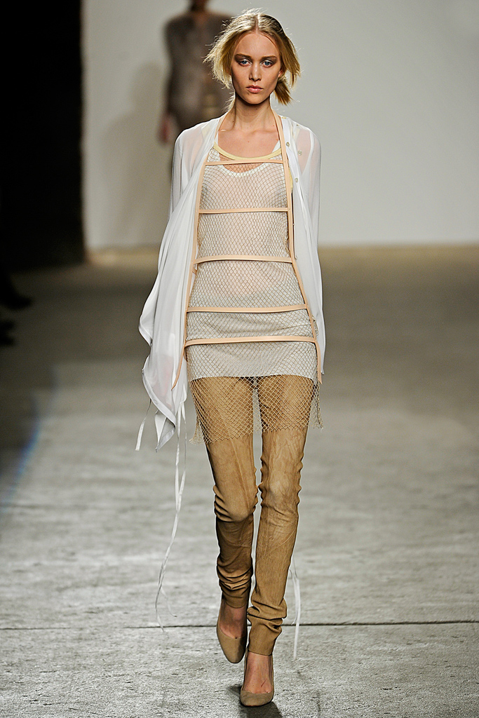 Tess Giberson 2012ﶬ¸DƬ