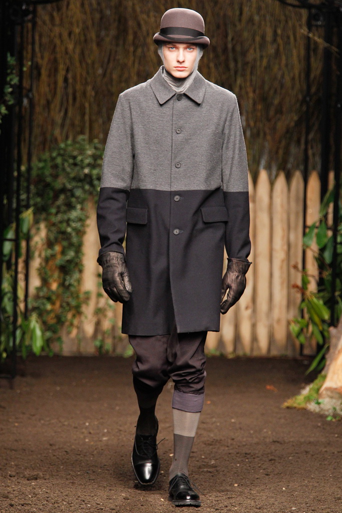 Robert Geller 2012ﶬbDƬ