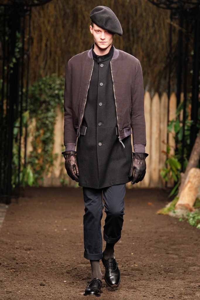 Robert Geller 2012ﶬbDƬ