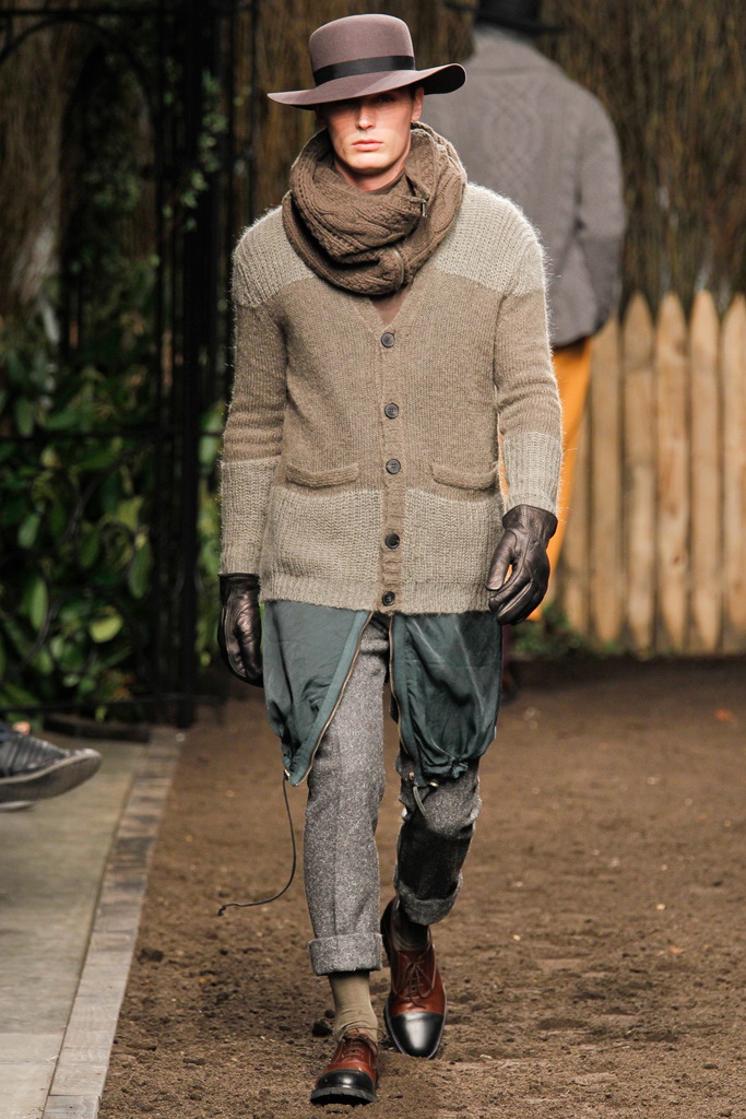 Robert Geller 2012ﶬbDƬ