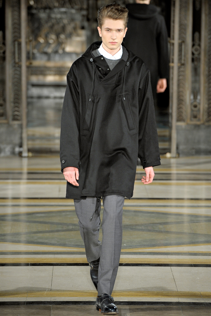 E. Tautz 2012ﶬ¸DƬ