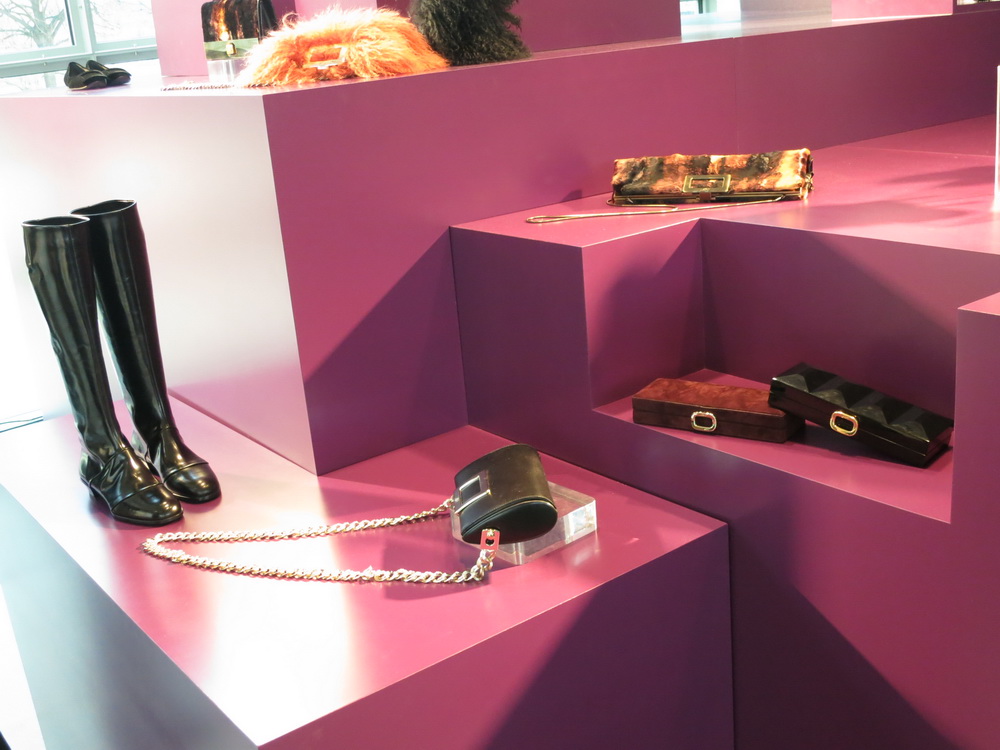 Roger Vivier ReseeDƬ