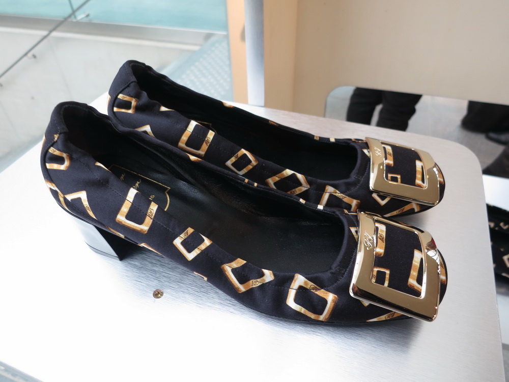Roger Vivier ReseeDƬ