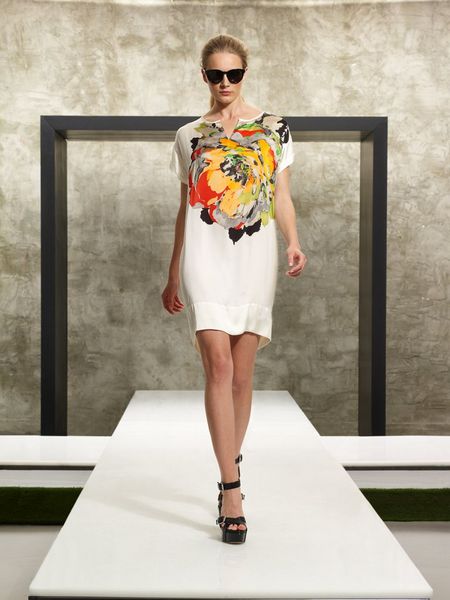 Kenneth Cole 2012 ϵŮb LookBook DƬ