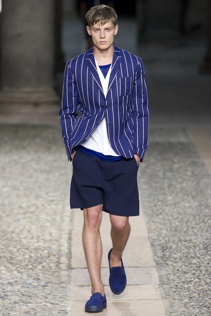 Neil Barrett 13bDƬ
