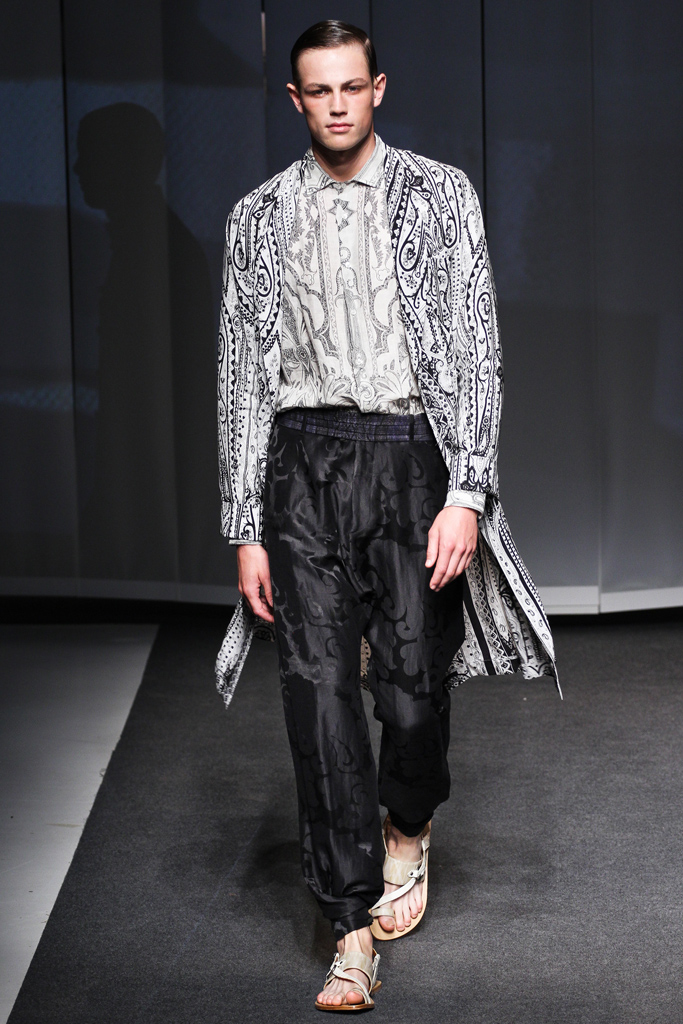 Etro 13bDƬ