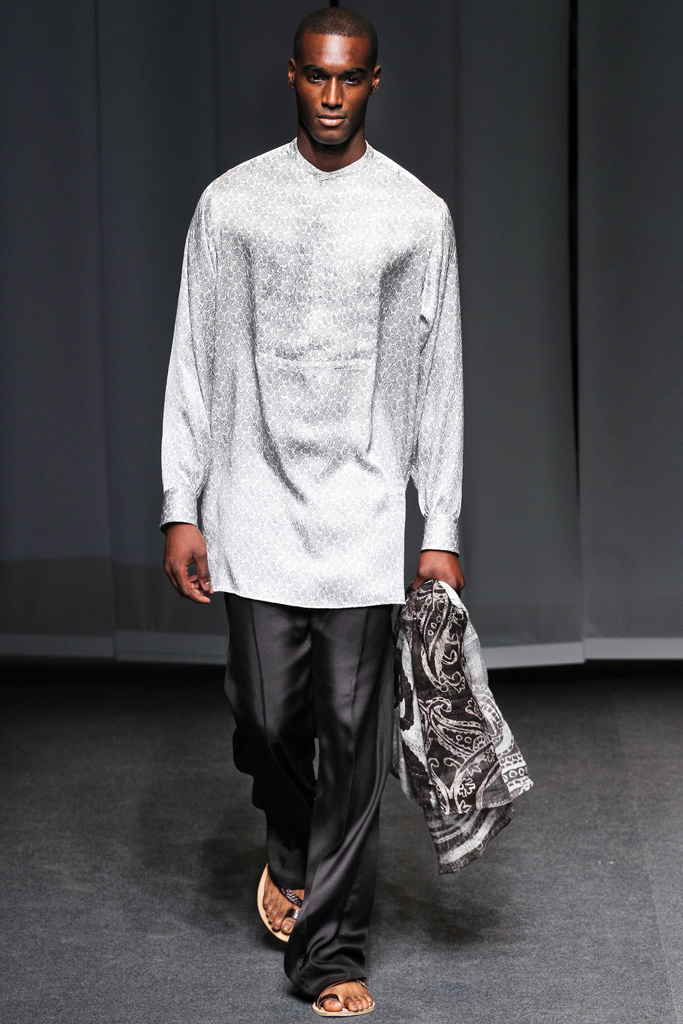 Etro 13bDƬ