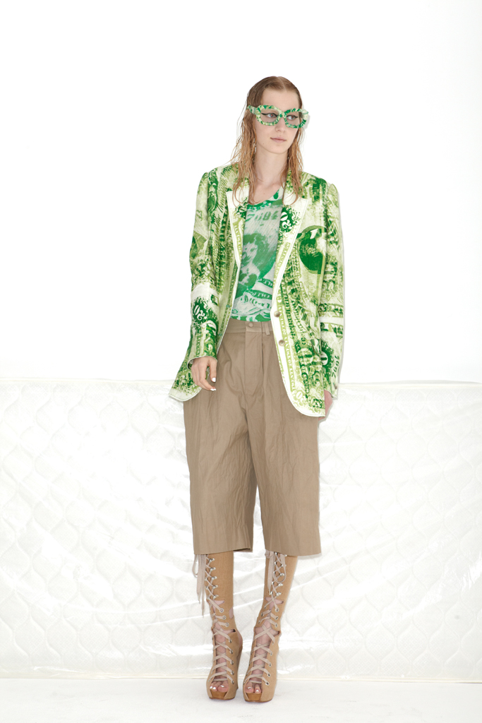 Acne 13紺DƬ