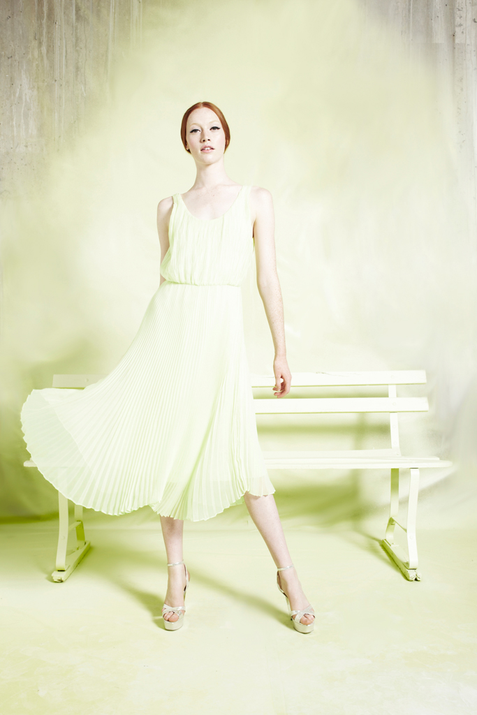 Alice + Olivia 13紺DƬ
