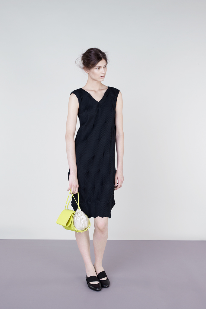 Issey Miyake 13紺DƬ