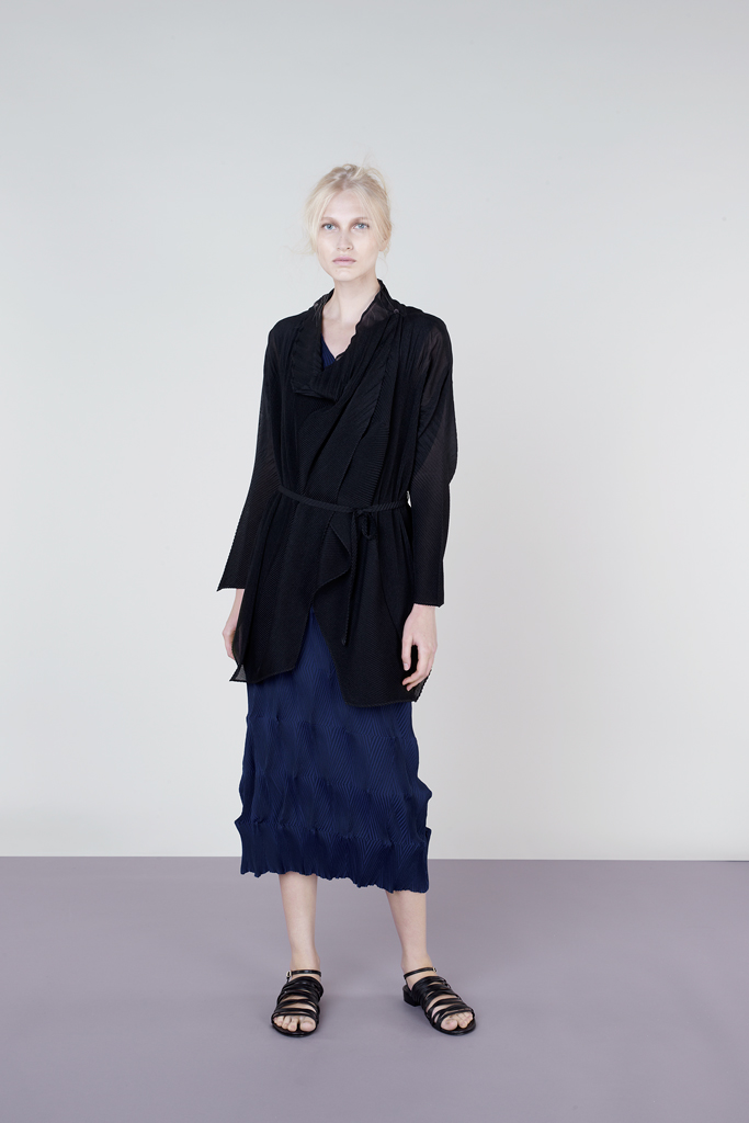 Issey Miyake 13紺DƬ