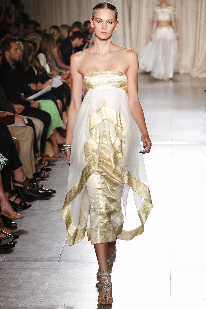 Marchesa 2013DƬ