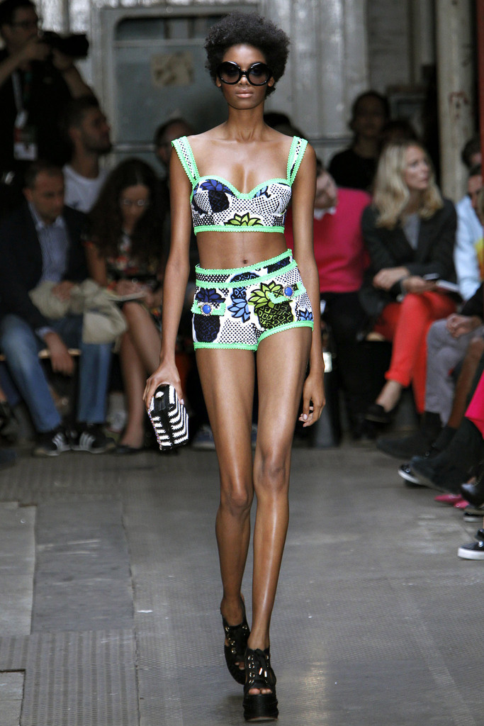 Moschino Cheap And Chic 2013(chng)DƬ