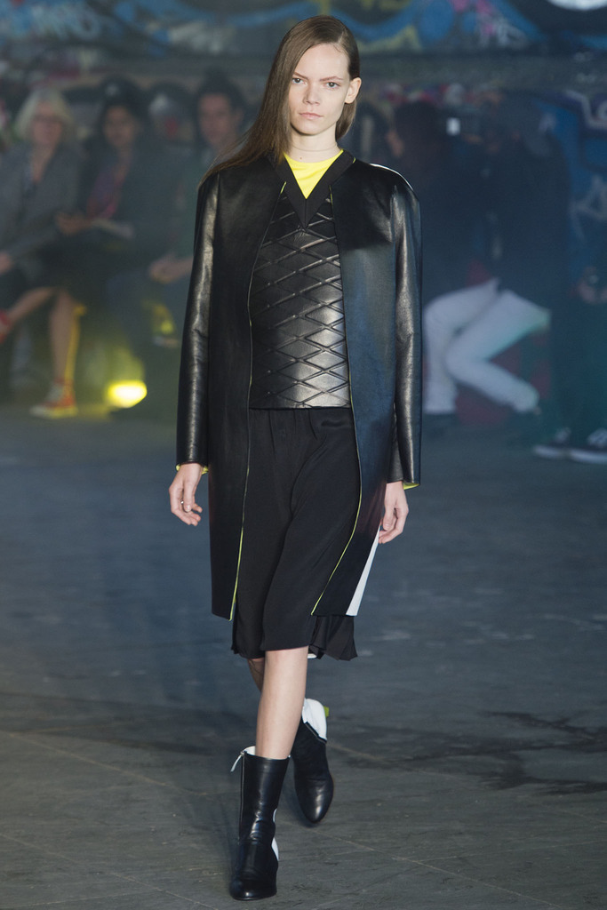 Thomas Tait 2013DƬ