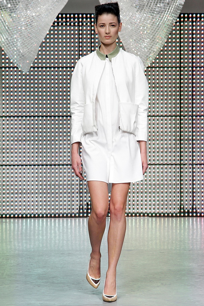 Antipodium 2013DƬ