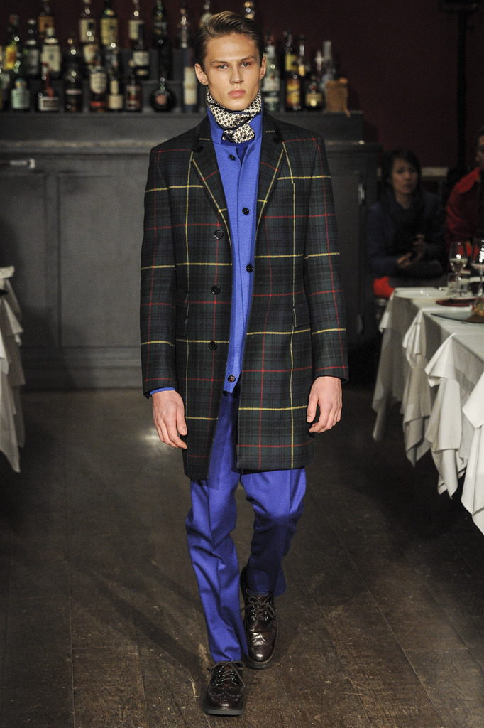 Moschino 2013ﶬbDDƬ