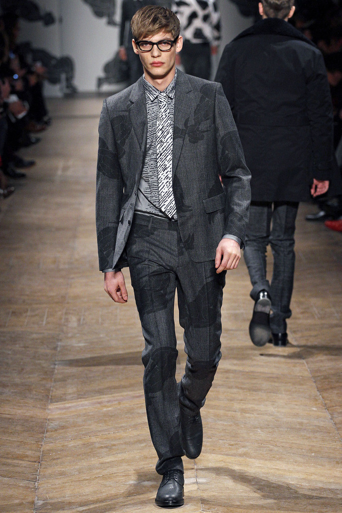 Viktor & Rolf 2013ﶬbDDƬ