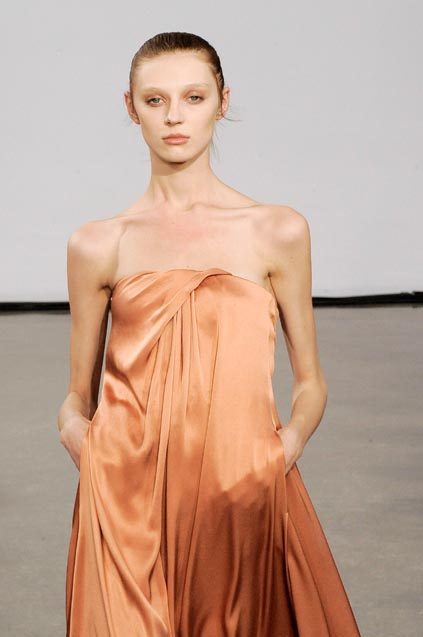 Halston 08ﶬDƬ
