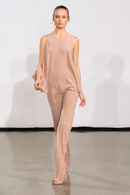 Halston 08ﶬDƬ