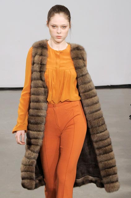 Halston 08ﶬDƬ