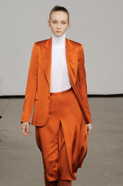 Halston 08ﶬDƬ