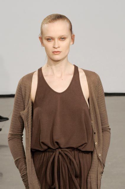 Halston 08ﶬDƬ