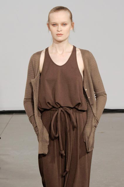Halston 08ﶬDƬ