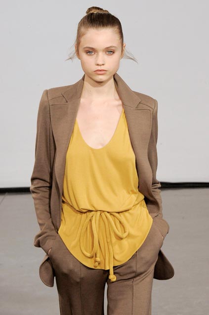 Halston 08ﶬDƬ