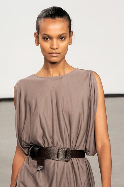 Halston 08ﶬDƬ
