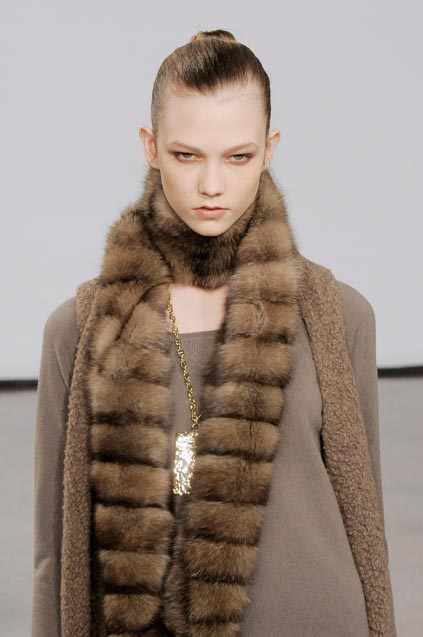 Halston 08ﶬDƬ