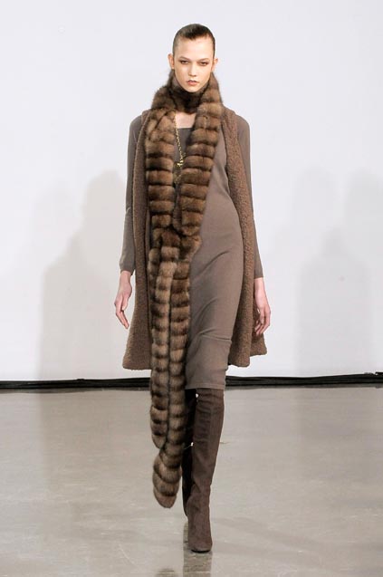 Halston 08ﶬDƬ