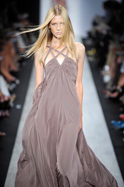 Bcbg MaxAzria 09ĸDƬ