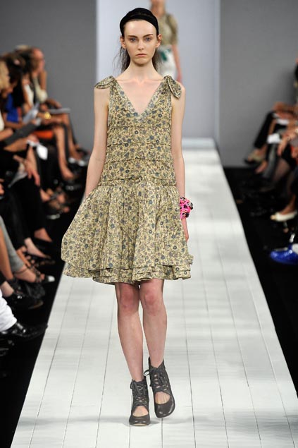 Marc by Marc Jacobs 09ĸDƬ