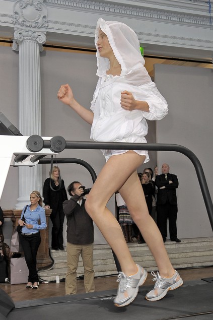 Adidas by Stella McCartney 09ĸDƬ