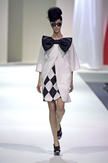 Moschino 09ĸDƬ