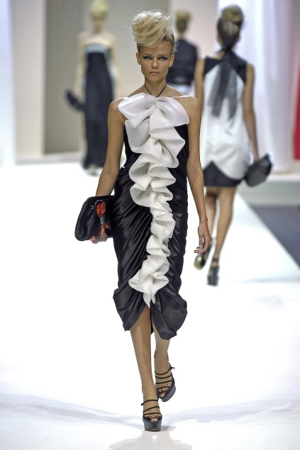 Moschino 09ĸDƬ
