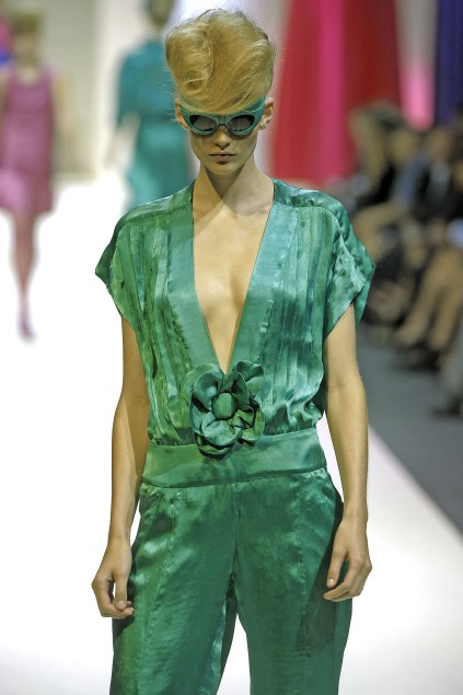 Moschino 09ĸDƬ