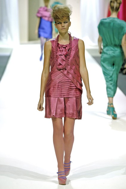 Moschino 09ĸDƬ