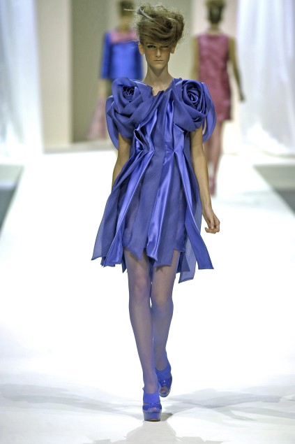 Moschino 09ĸDƬ